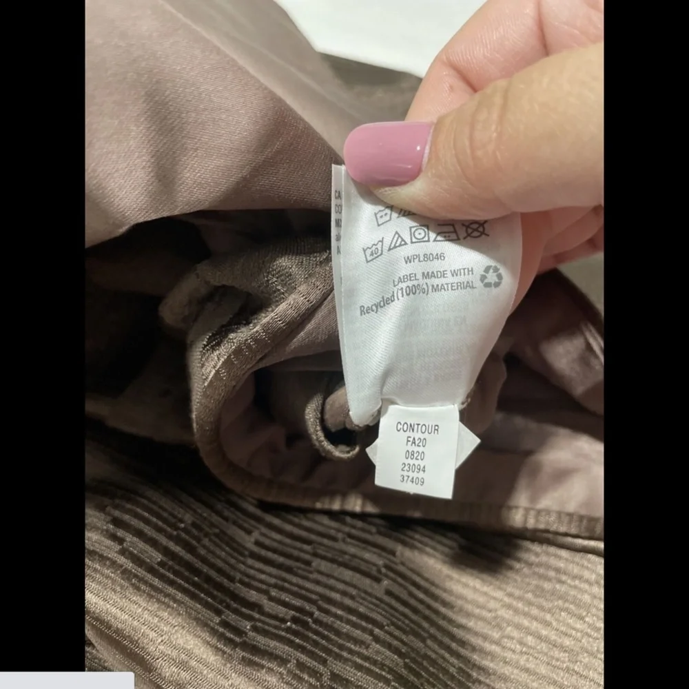 NIB Hotel Collection Contour Duvet Cover‎ in Full/Queen Brown
